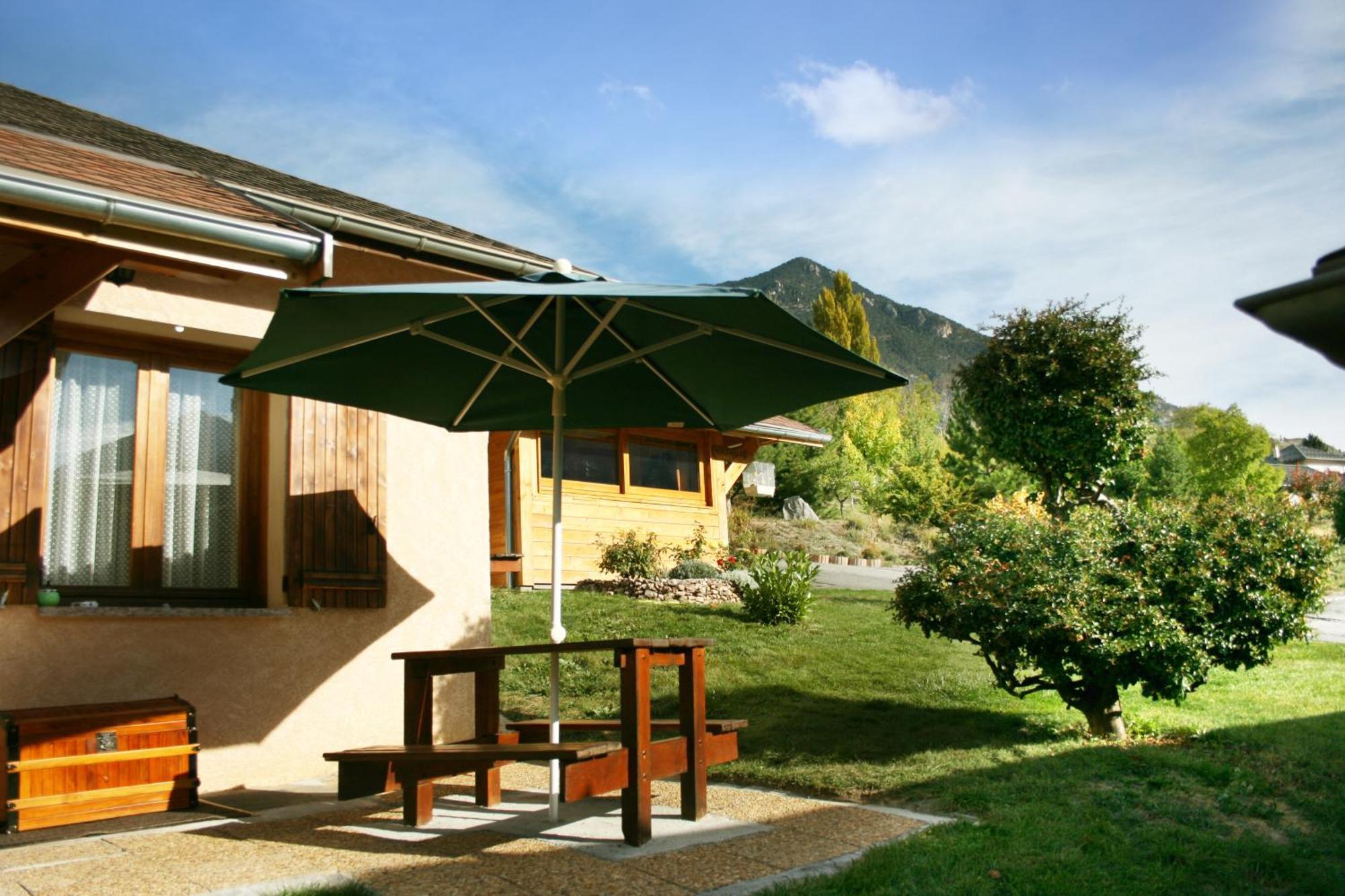 Le Catinat Fleuri Guillestre Exterior foto